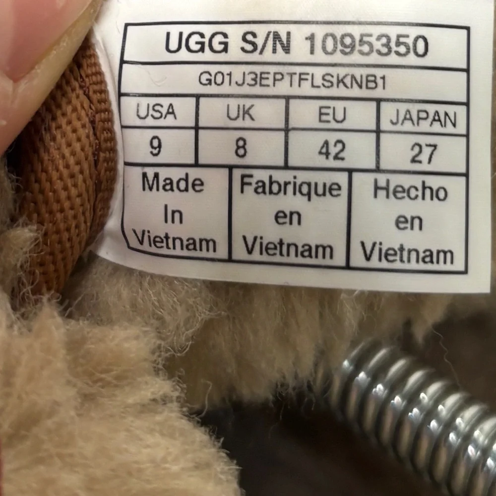 UGG Neumel Men’s 9 Brown Leather Wool Lined Chukka Boots - Picture 12 of 12